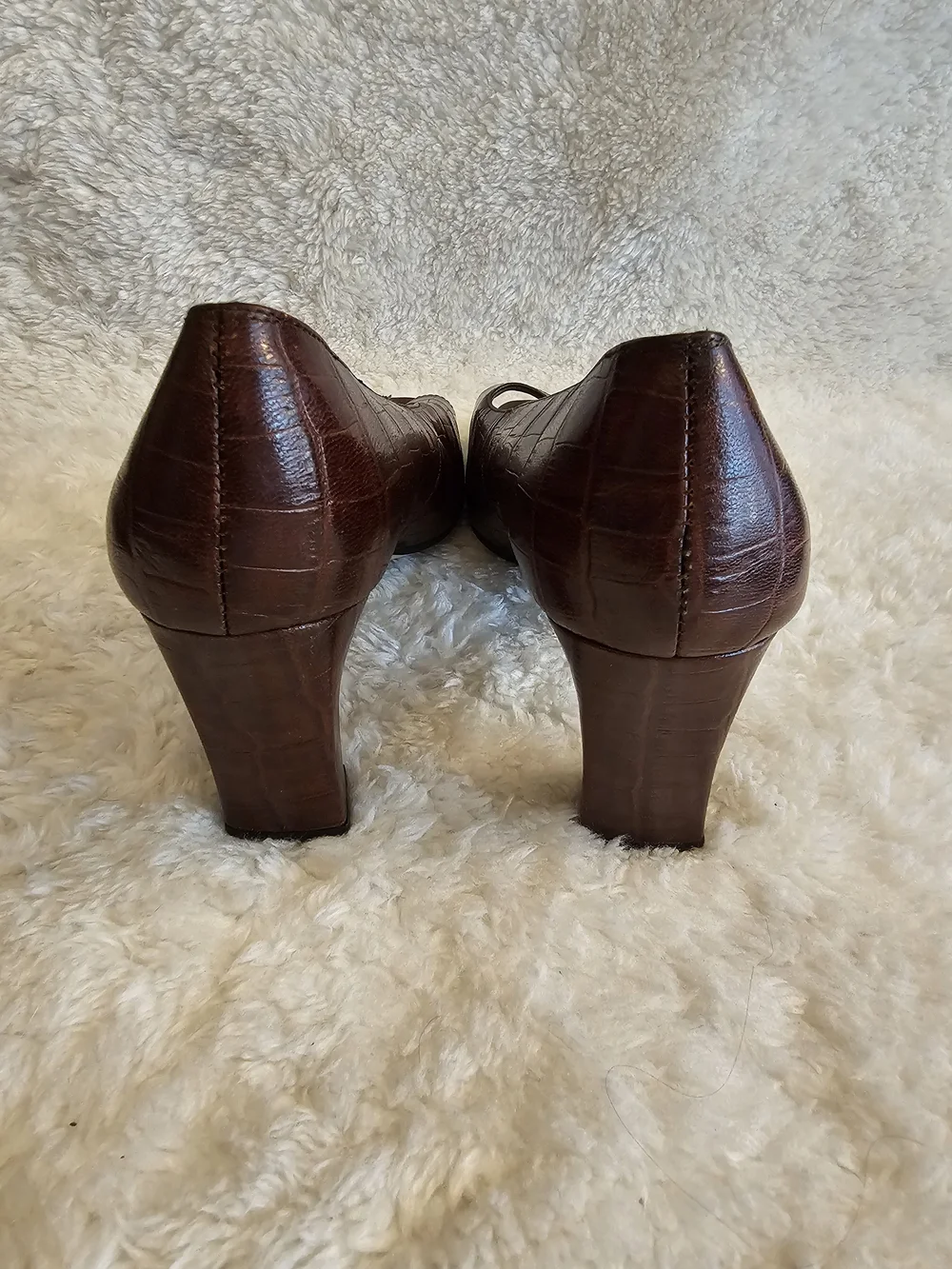 Vintage Karen Scott Croc Embossed Brown Peep Toe Heels